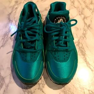 Nike Hurache size 7 shoes,  used a few times